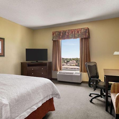 Hampton Inn & Suites Лотон Екстер'єр фото