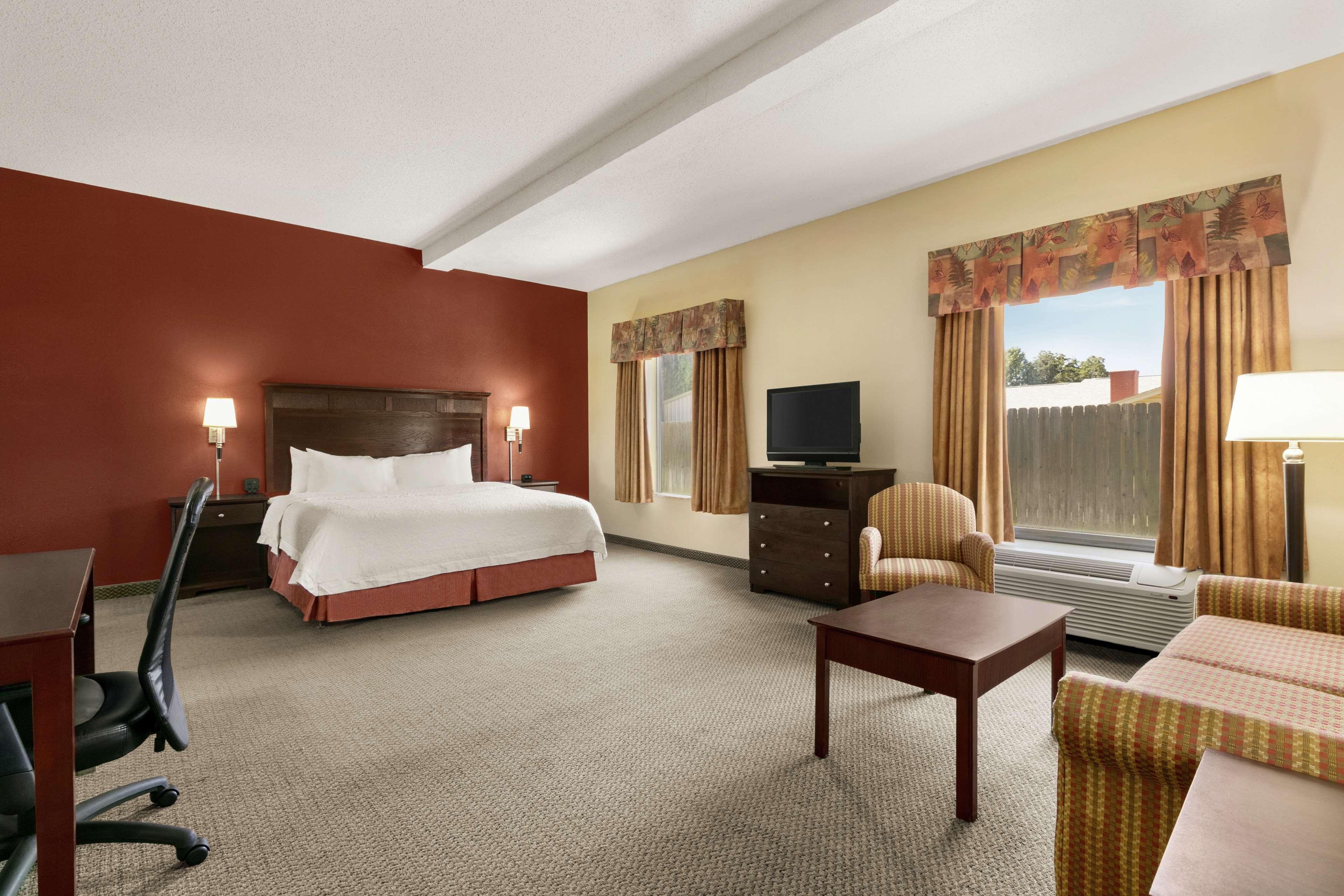 Hampton Inn & Suites Лотон Екстер'єр фото