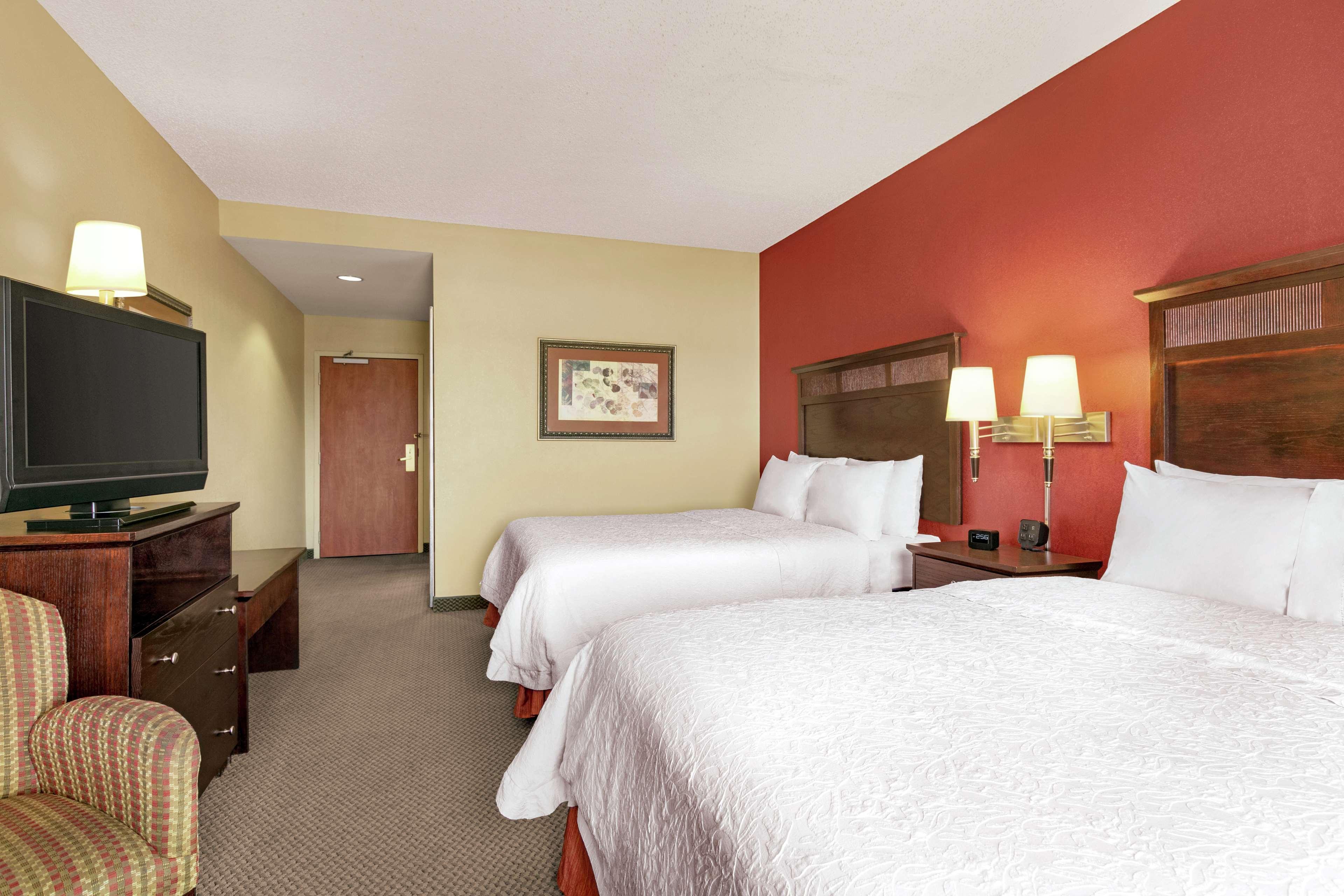 Hampton Inn & Suites Лотон Екстер'єр фото