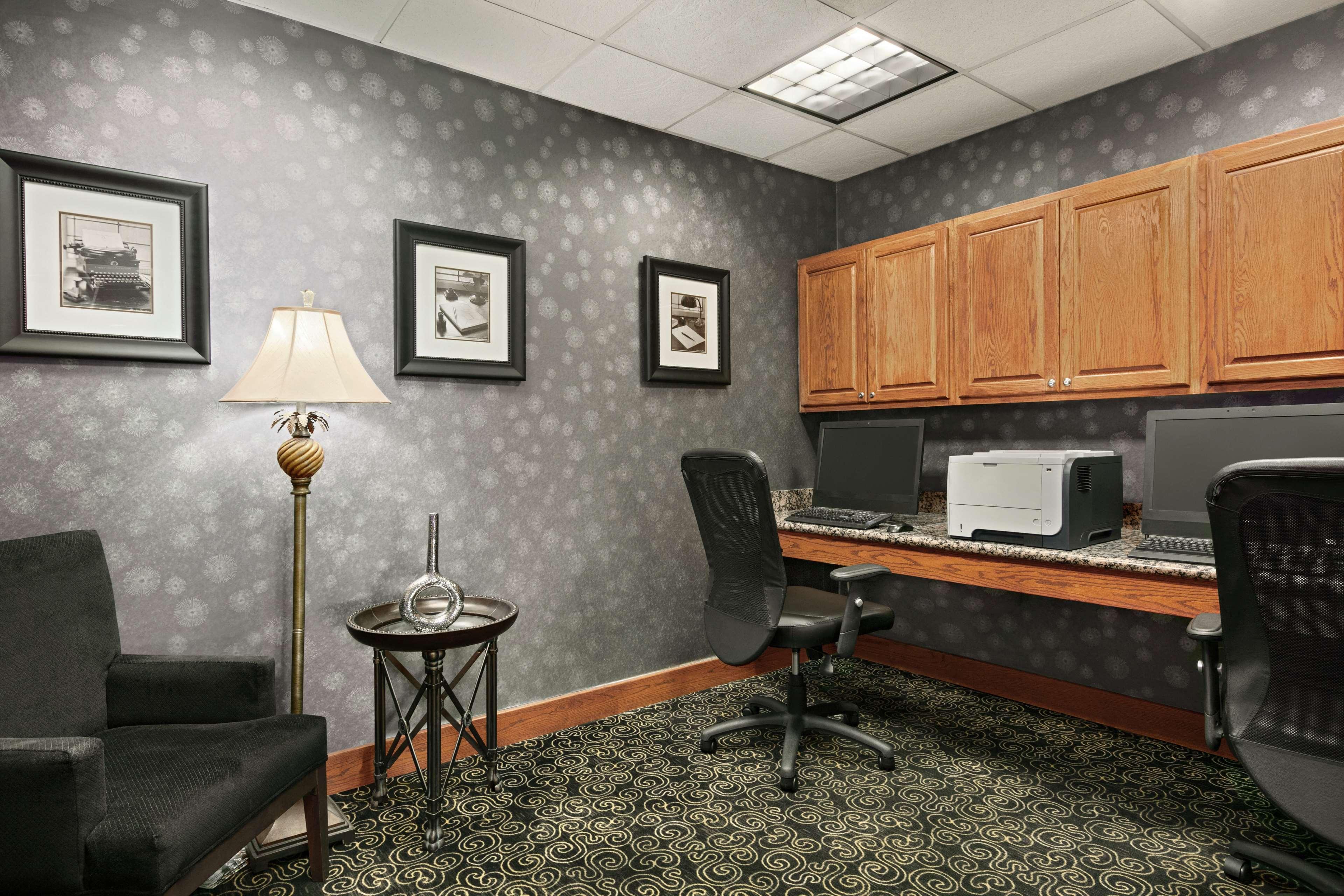 Hampton Inn & Suites Лотон Екстер'єр фото