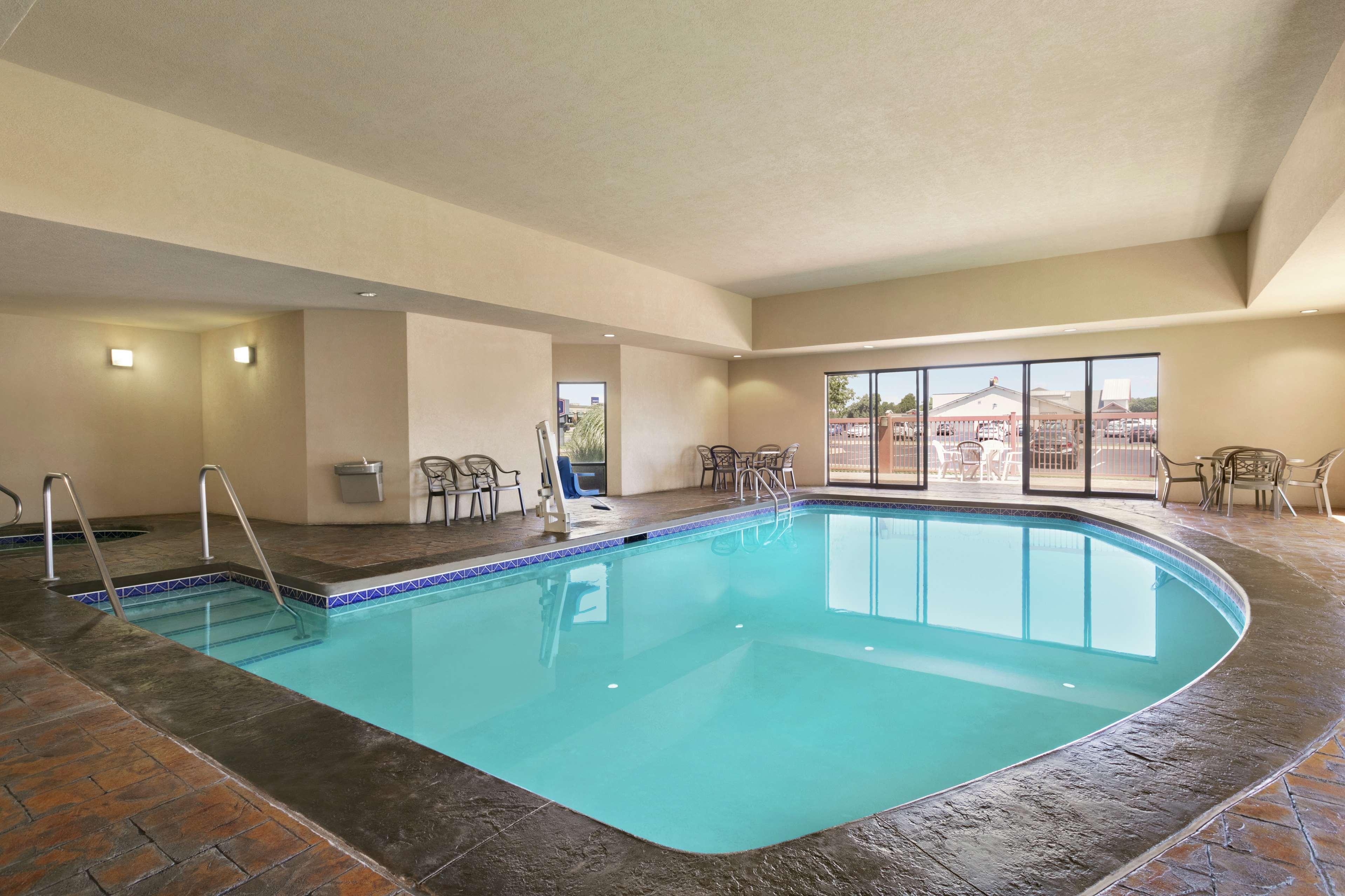 Hampton Inn & Suites Лотон Екстер'єр фото