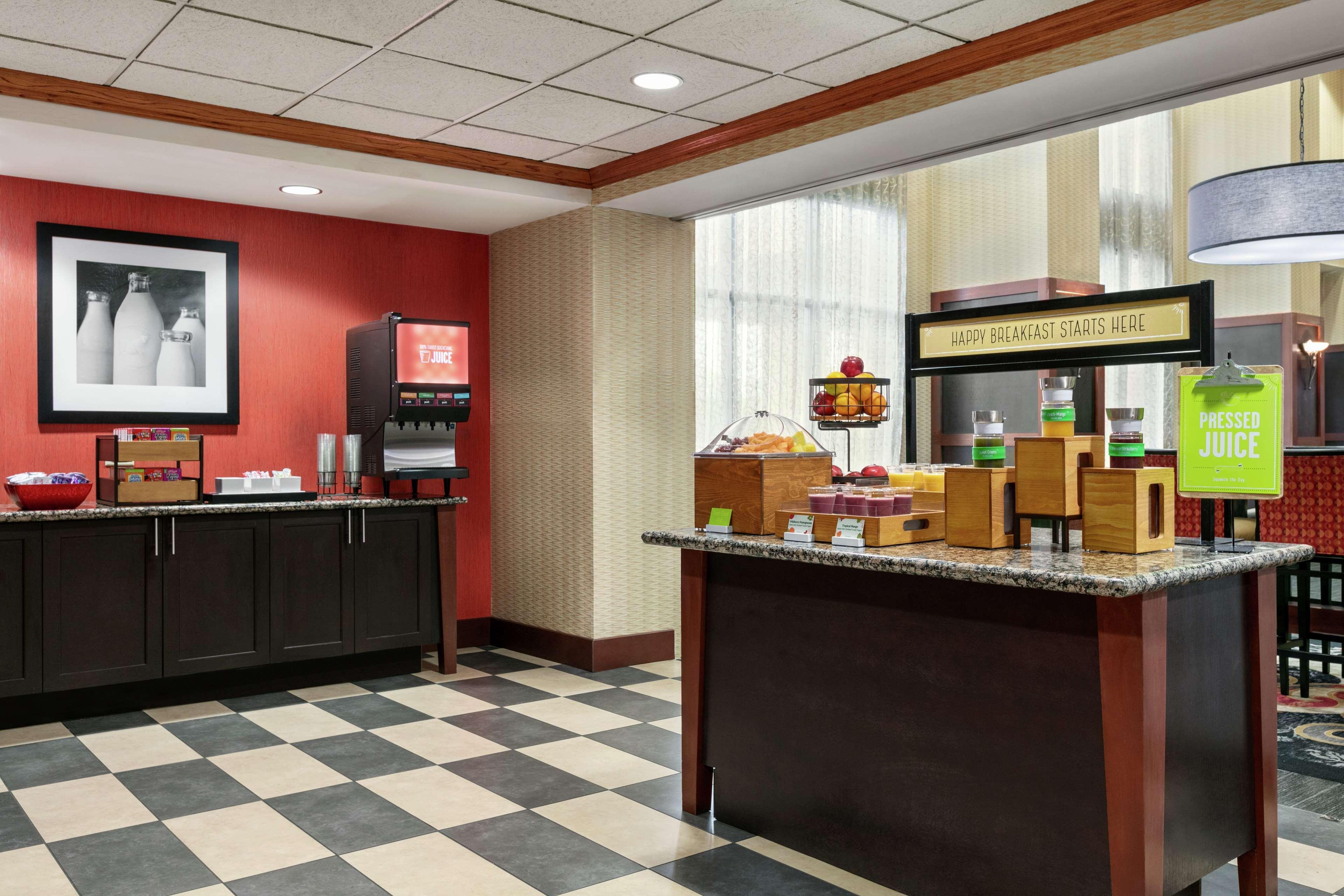 Hampton Inn & Suites Лотон Екстер'єр фото
