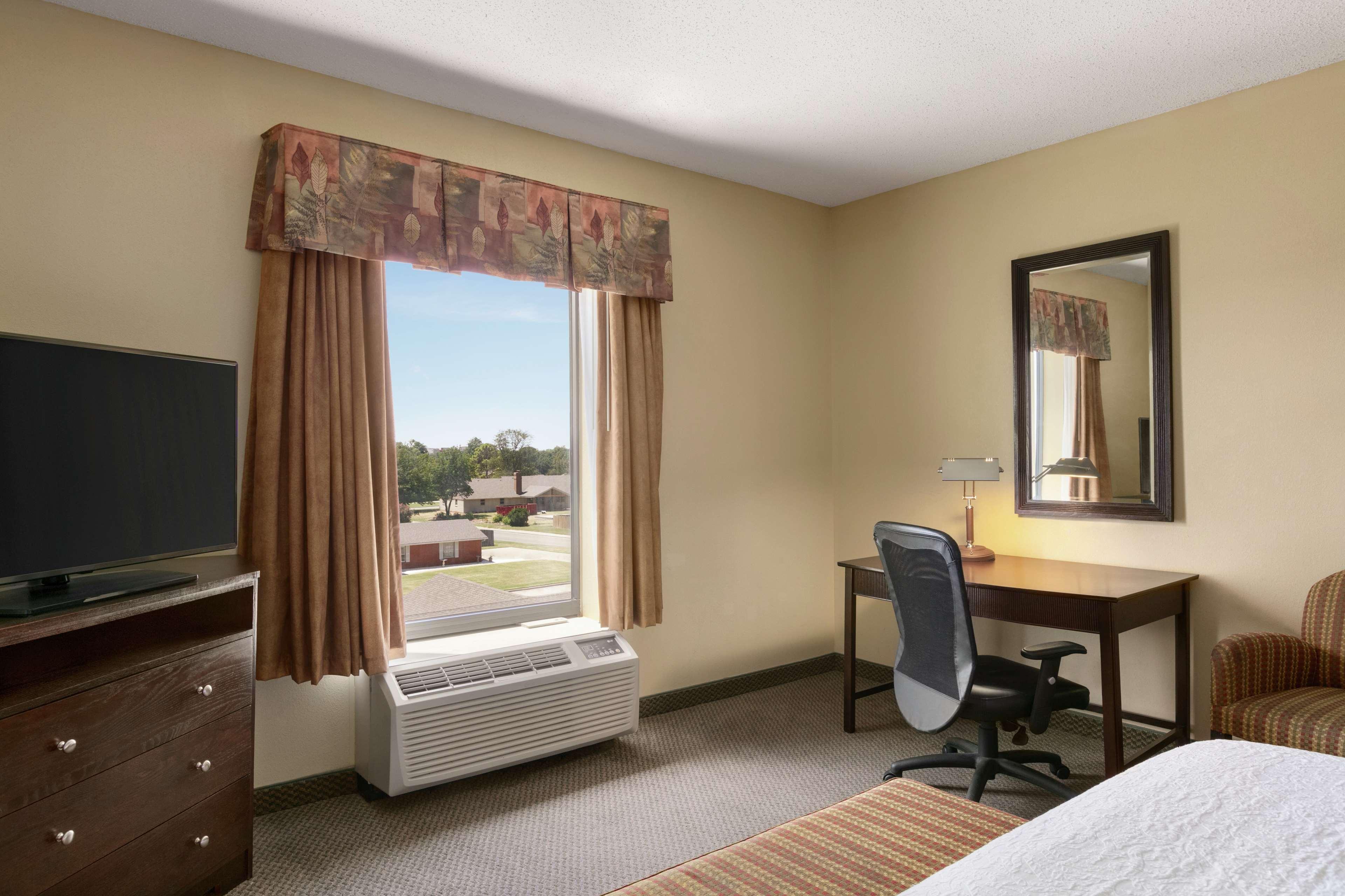 Hampton Inn & Suites Лотон Екстер'єр фото
