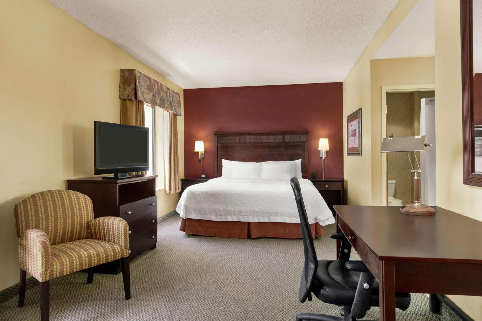Hampton Inn & Suites Лотон Екстер'єр фото