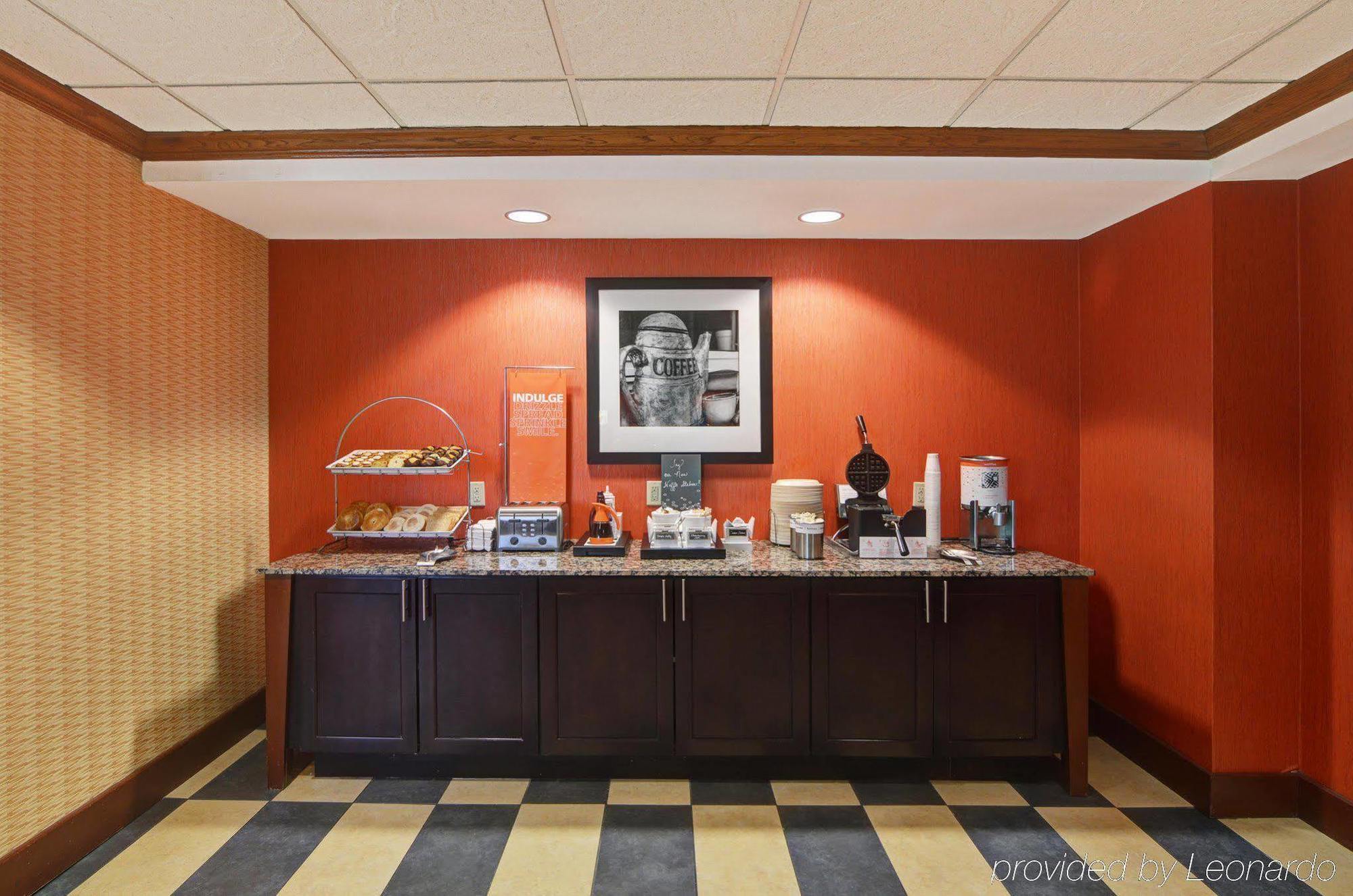 Hampton Inn & Suites Лотон Екстер'єр фото