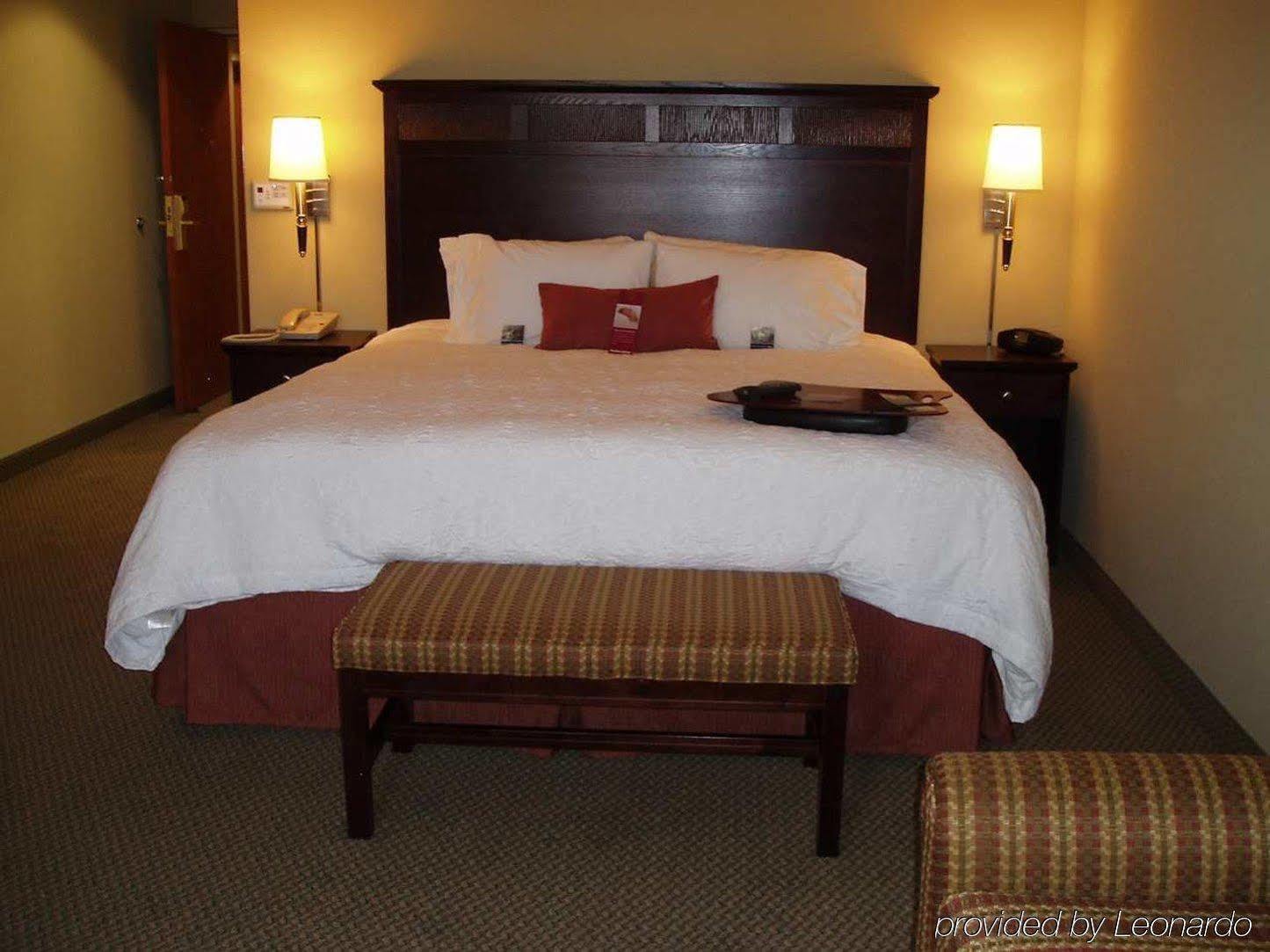 Hampton Inn & Suites Лотон Номер фото