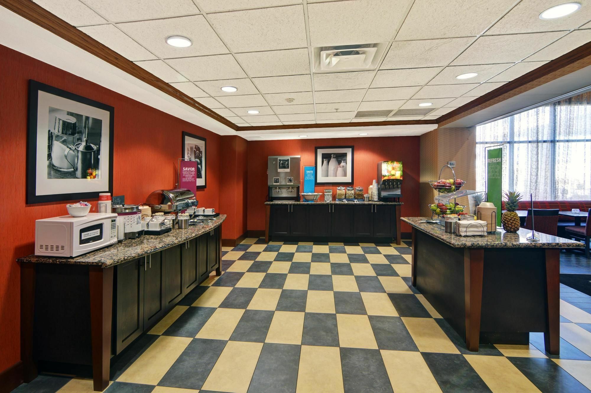 Hampton Inn & Suites Лотон Екстер'єр фото